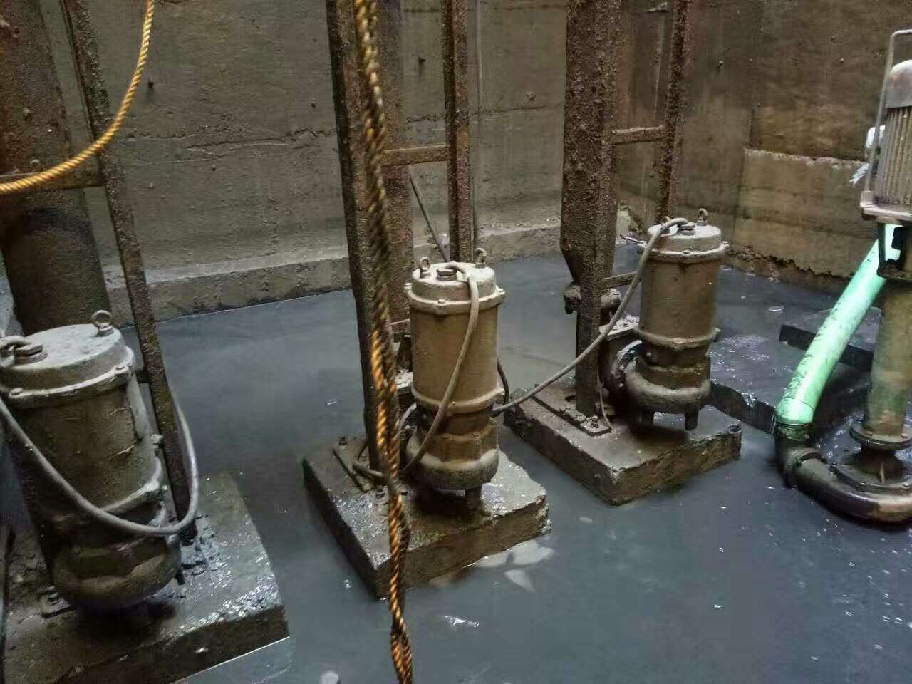 浑江污水池清理